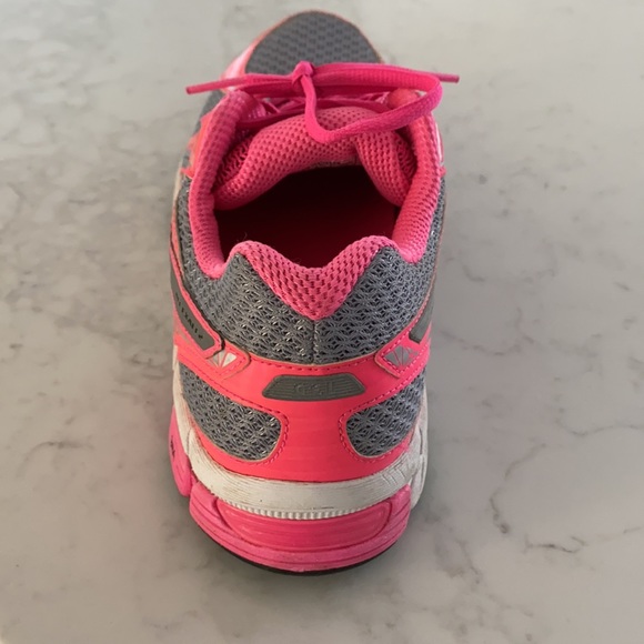 NWOT ASICS running shoes - Picture 3 of 5